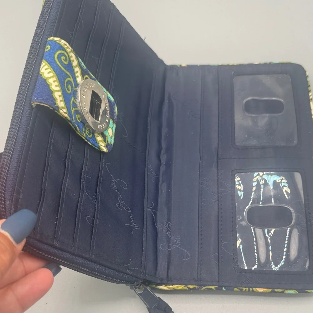 Vera Bradley Green Blue Paisley Quilted Zip Wallet Organizer - Picture 4 of 8